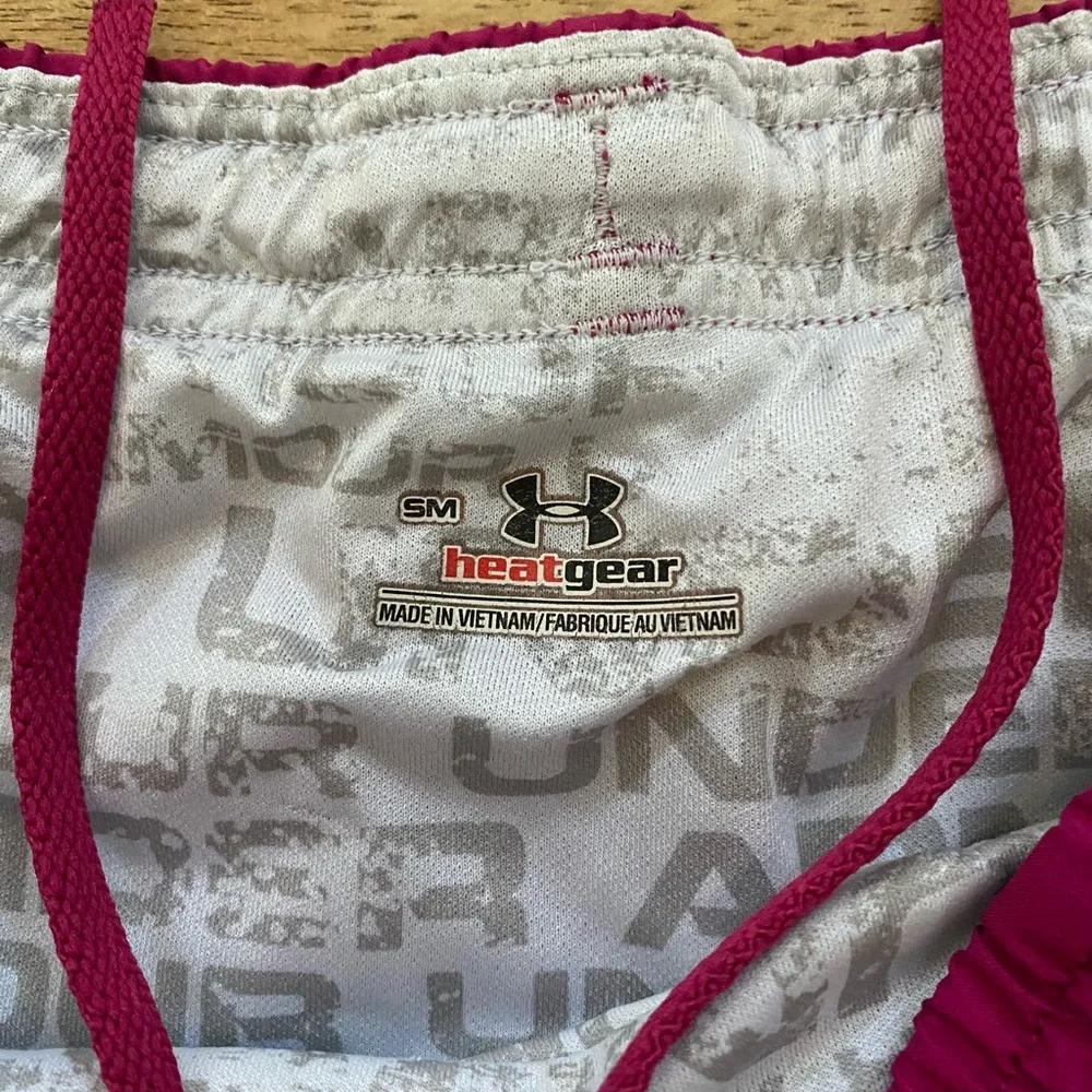 Under Armour Women’s Sz S Escape 3” Fuschia/Orange Athletic‎ Shorts